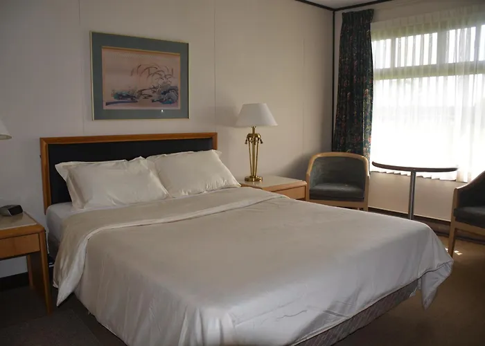 Kc\'S Country Inn